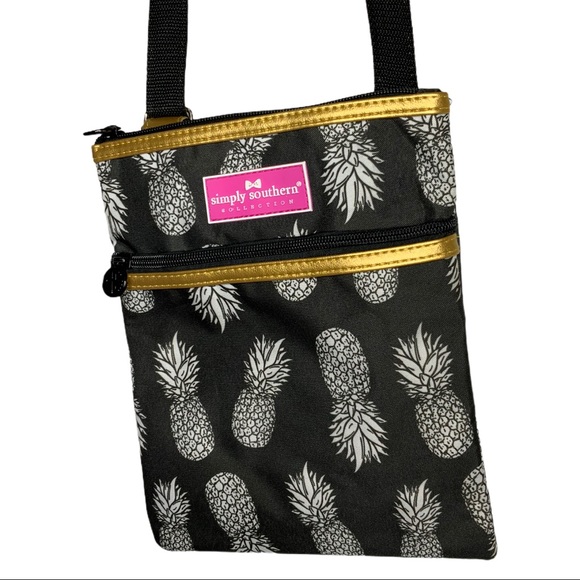 Simply Southern Crossbody Black White Pineapple - Picture 4 of 5